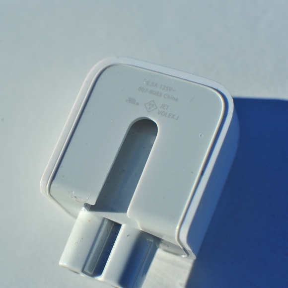 Apple Connector To US Power Adaptor to Cable White - Picture 2 of 4